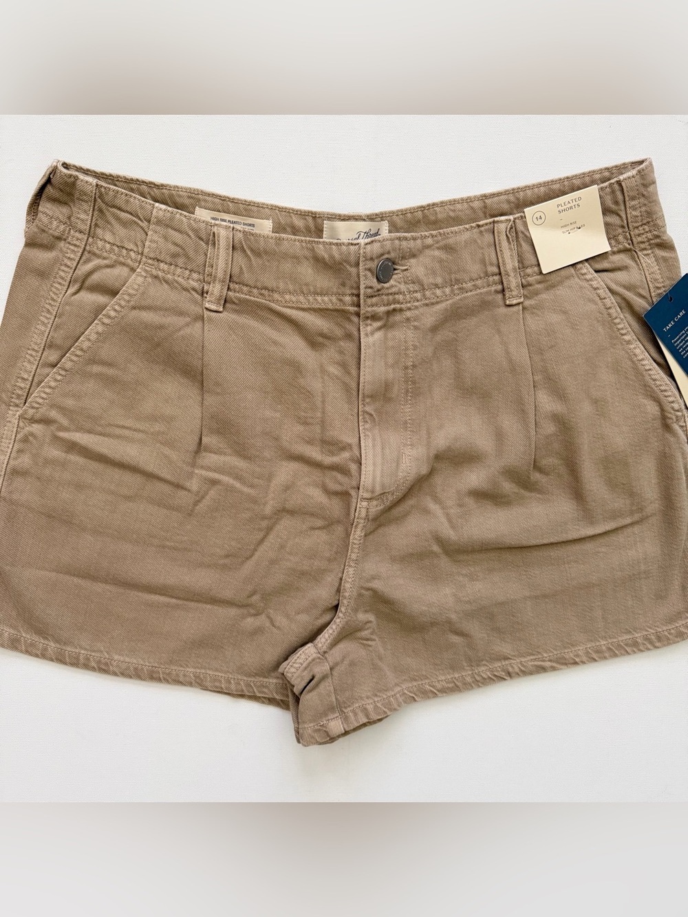 Universal Thread Tan Women’s Pleated Front Cotton Shorts Size 14